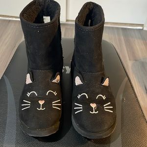 Super cute kitty slip on boots!